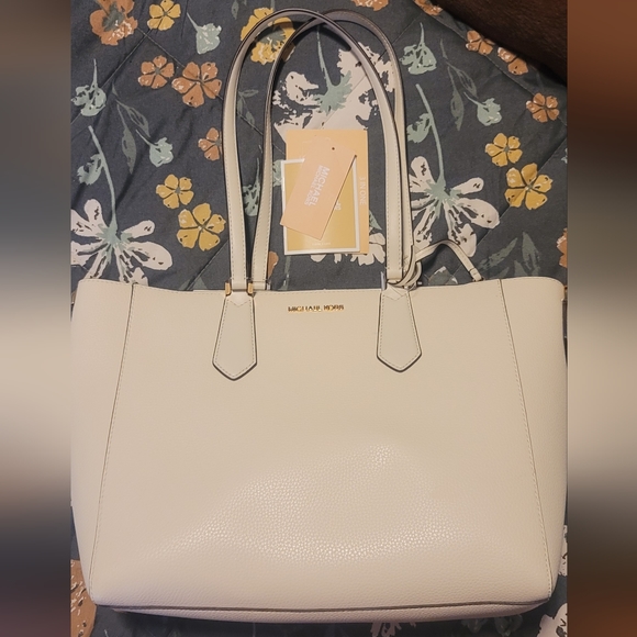 MICHAEL Michael Kors Handbags - MK tote